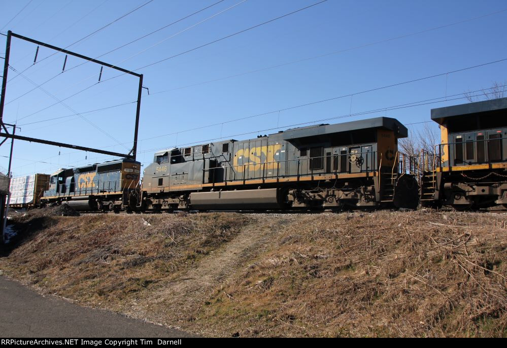 CSX 5446 on M404